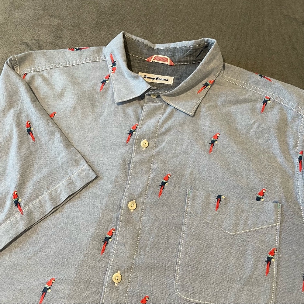Tommy Bahama Shirt Mens XL Blue Button Up Parrot Embroidered All Over Print